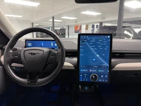 Ford Mustang Mach-E Premium AWD, снимка 11
