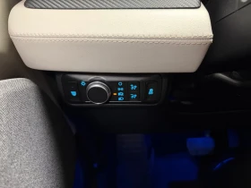 Ford Mustang Mach-E Premium AWD, снимка 16