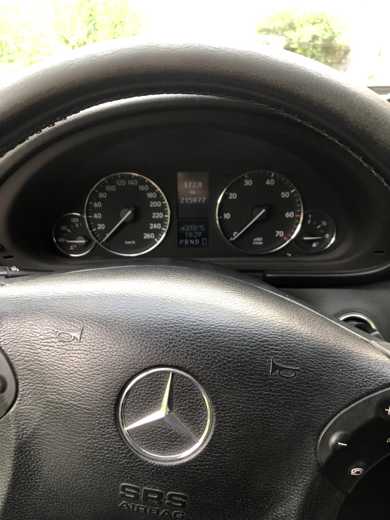 Mercedes-Benz C 180, снимка 7 - Автомобили и джипове - 46295524