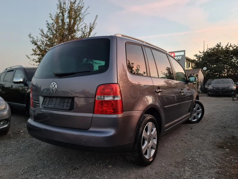 VW Touran КАТО ЧИСТО НОВА, снимка 4 - Автомобили и джипове - 48004637