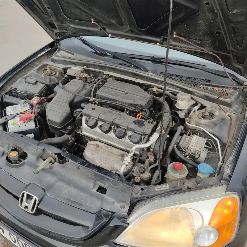 Honda Civic 7gen купе 1.7i Автоматик, снимка 5 - Автомобили и джипове - 48631334