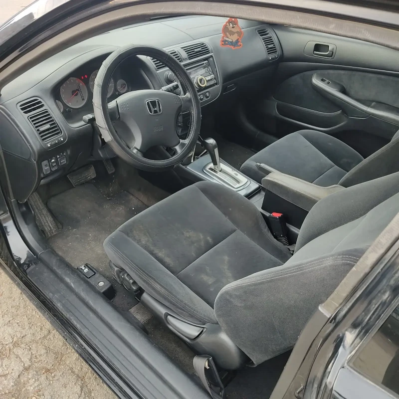 Honda Civic 7gen купе 1.7i Автоматик, снимка 6 - Автомобили и джипове - 48631334