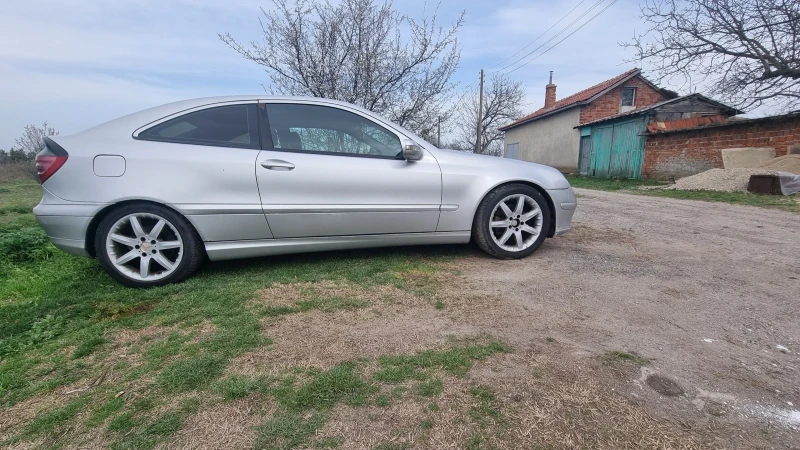 Mercedes-Benz C 220, снимка 3 - Автомобили и джипове - 49519119