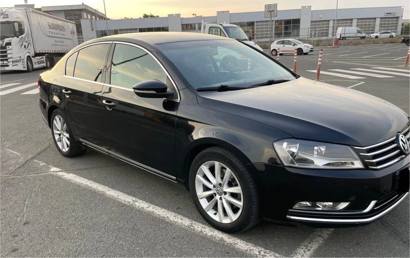 VW Passat Highline* 2.0TDI* 140к.с.* НАВИ* КОЖА, снимка 4 - Автомобили и джипове - 51447226
