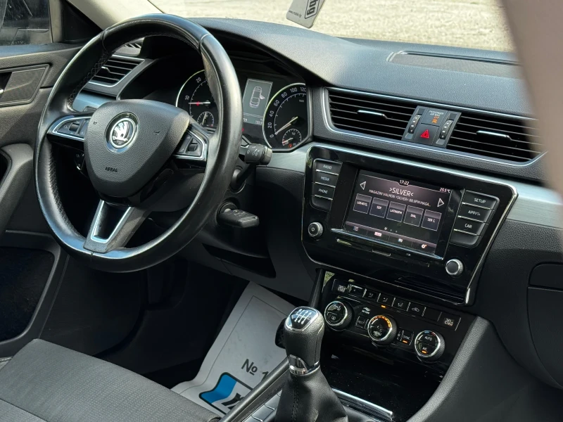 Skoda Superb 2.0TDI/ИСПАНИЯ, снимка 13 - Автомобили и джипове - 51284176