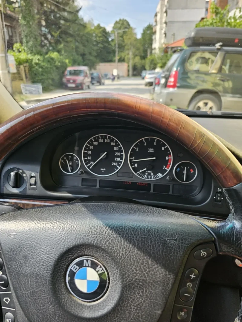 BMW 525, снимка 9 - Автомобили и джипове - 52532968