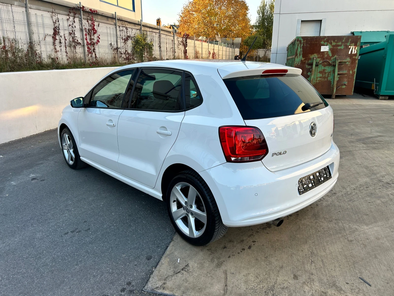 VW Polo 1.4i Higline 86к.с. - изображение 2