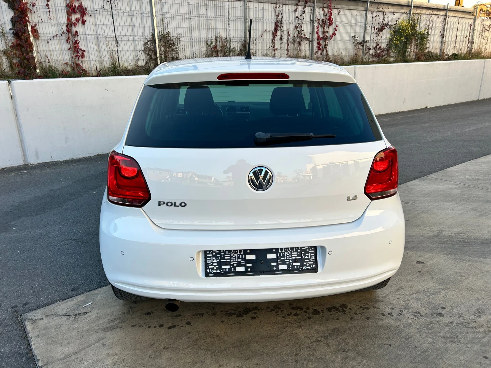 VW Polo 1.4i Higline 86к.с. - изображение 3