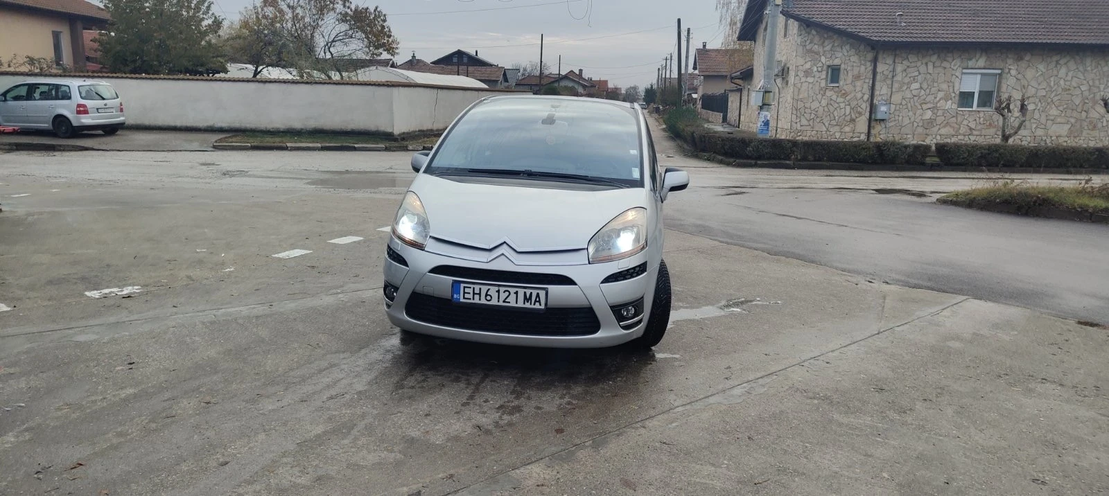 Citroen C4 Picasso 2.0 HDI - изображение 2