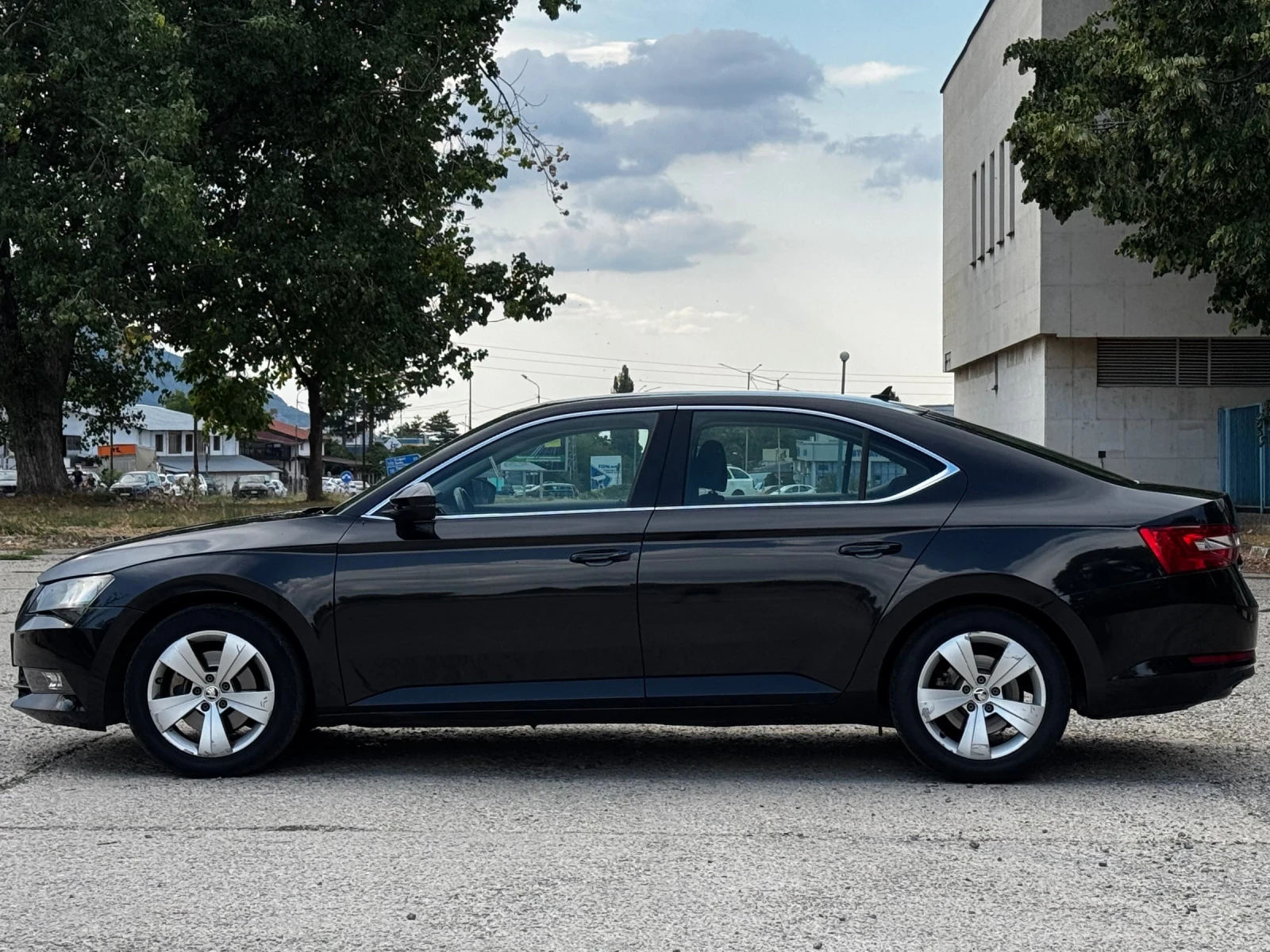 Skoda Superb 2.0TDI/ИСПАНИЯ - изображение 2