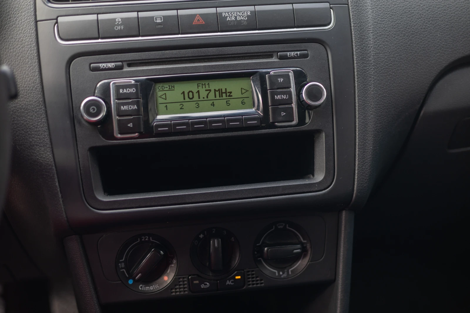 VW Polo, снимка 6 - Автомобили и джипове - 53397446