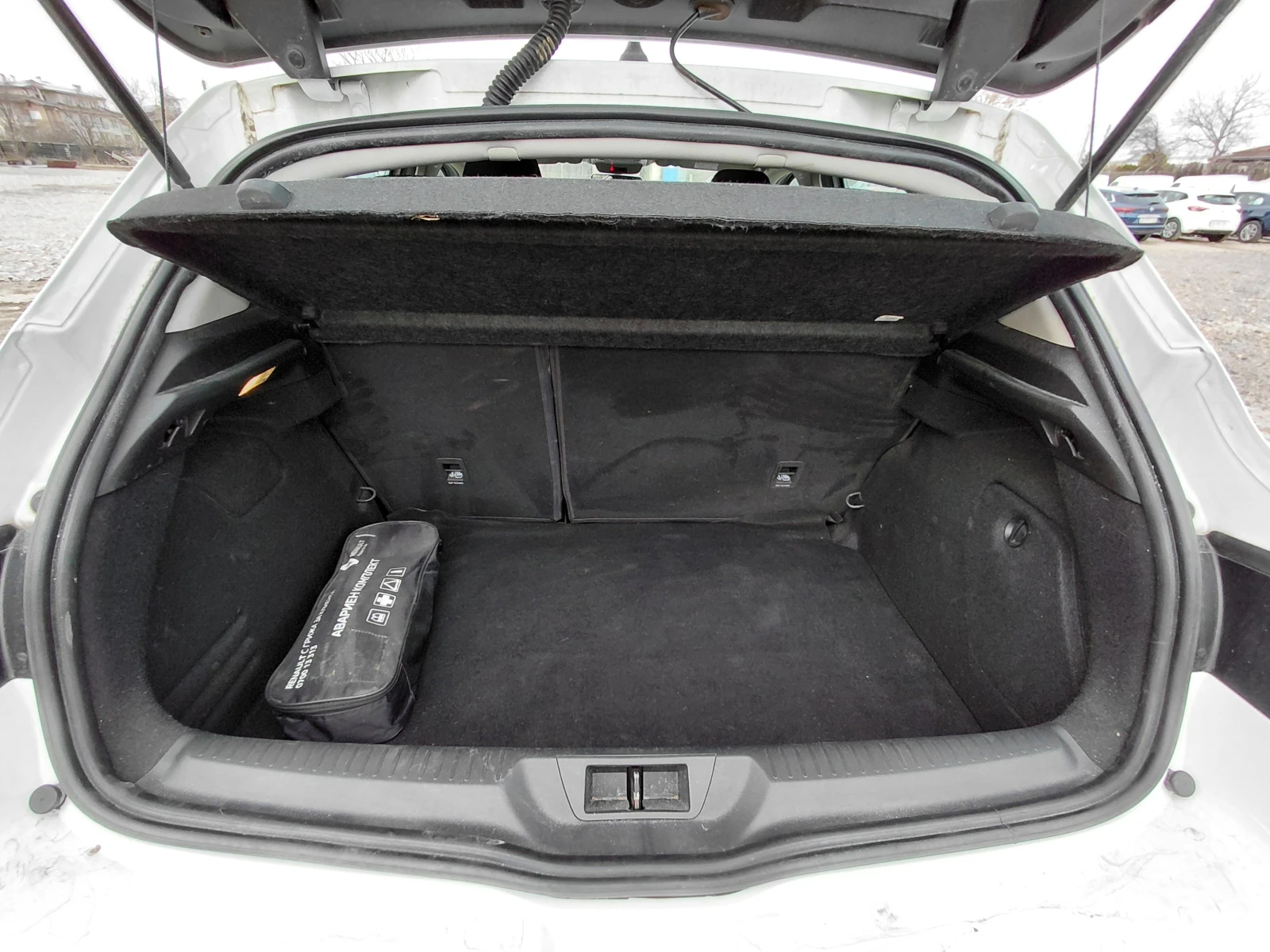 Renault Megane 1.5 dCi/90к.с/Life, снимка 16 - Автомобили и джипове - 53720643