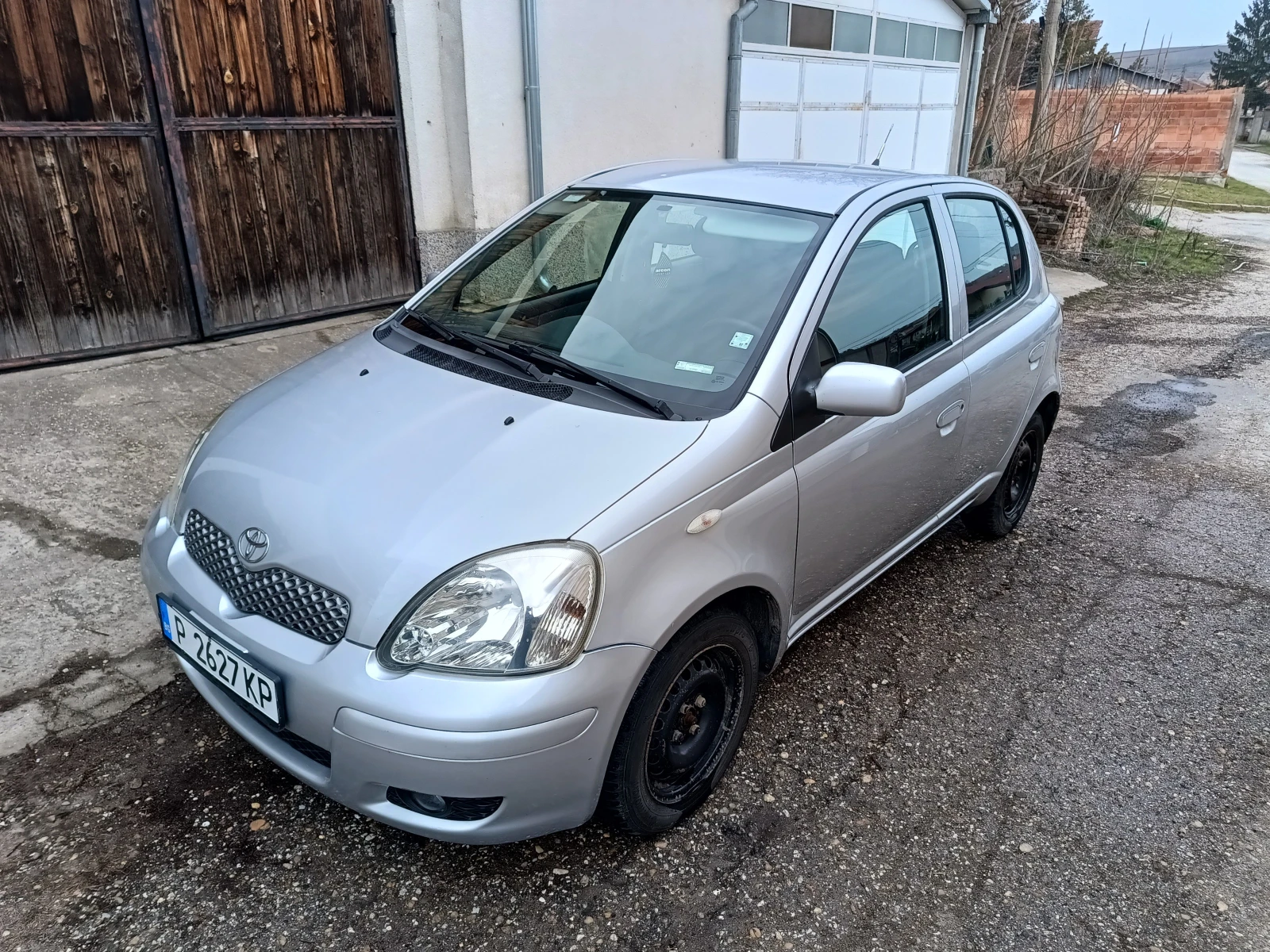 Toyota Yaris 1.3 vvti, снимка 2 - Автомобили и джипове - 53742895