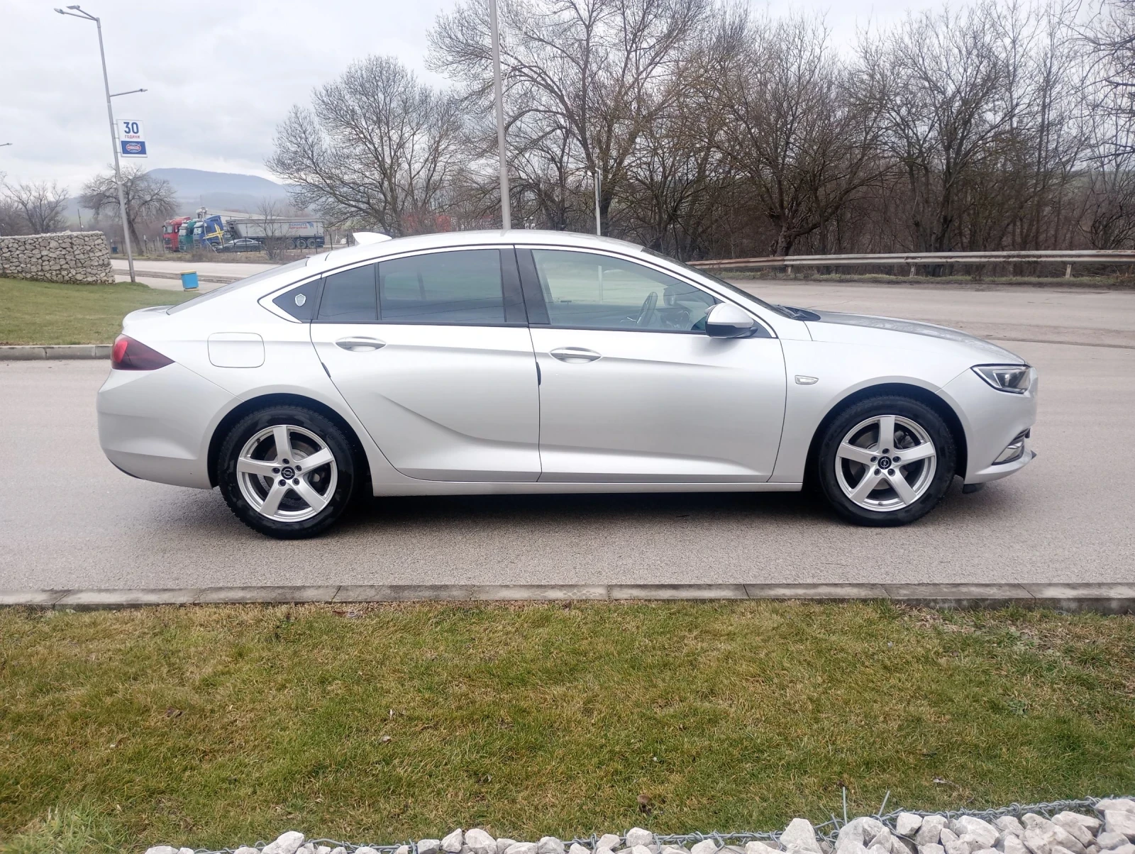 Opel Insignia, снимка 7 - Автомобили и джипове - 53757474