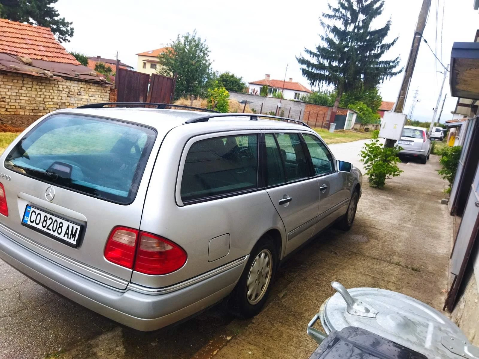 Mercedes-Benz E 200, снимка 3 - Автомобили и джипове - 53879463