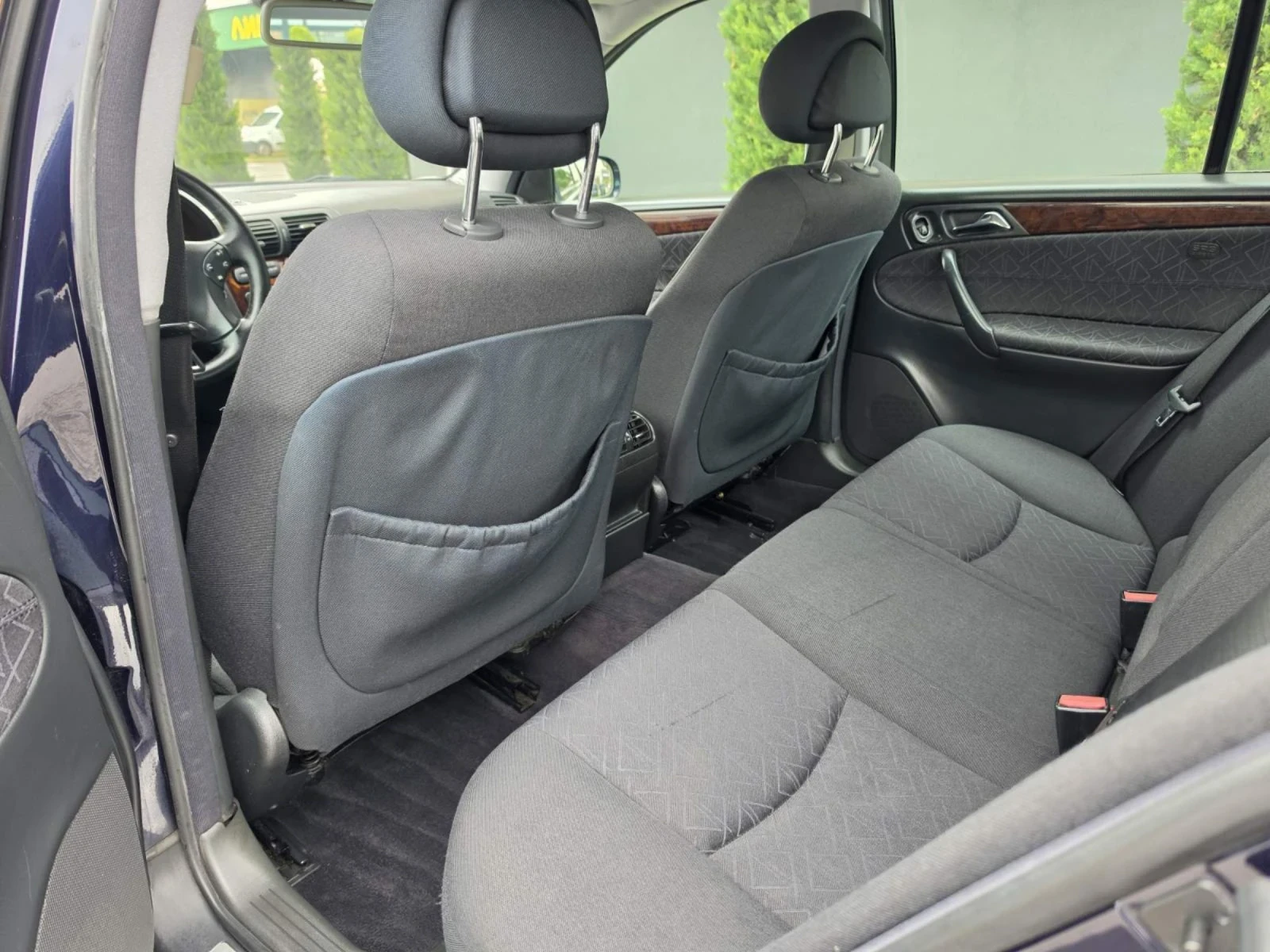 Mercedes-Benz C 200 Газ, Автоматик, снимка 9 - Автомобили и джипове - 54229287