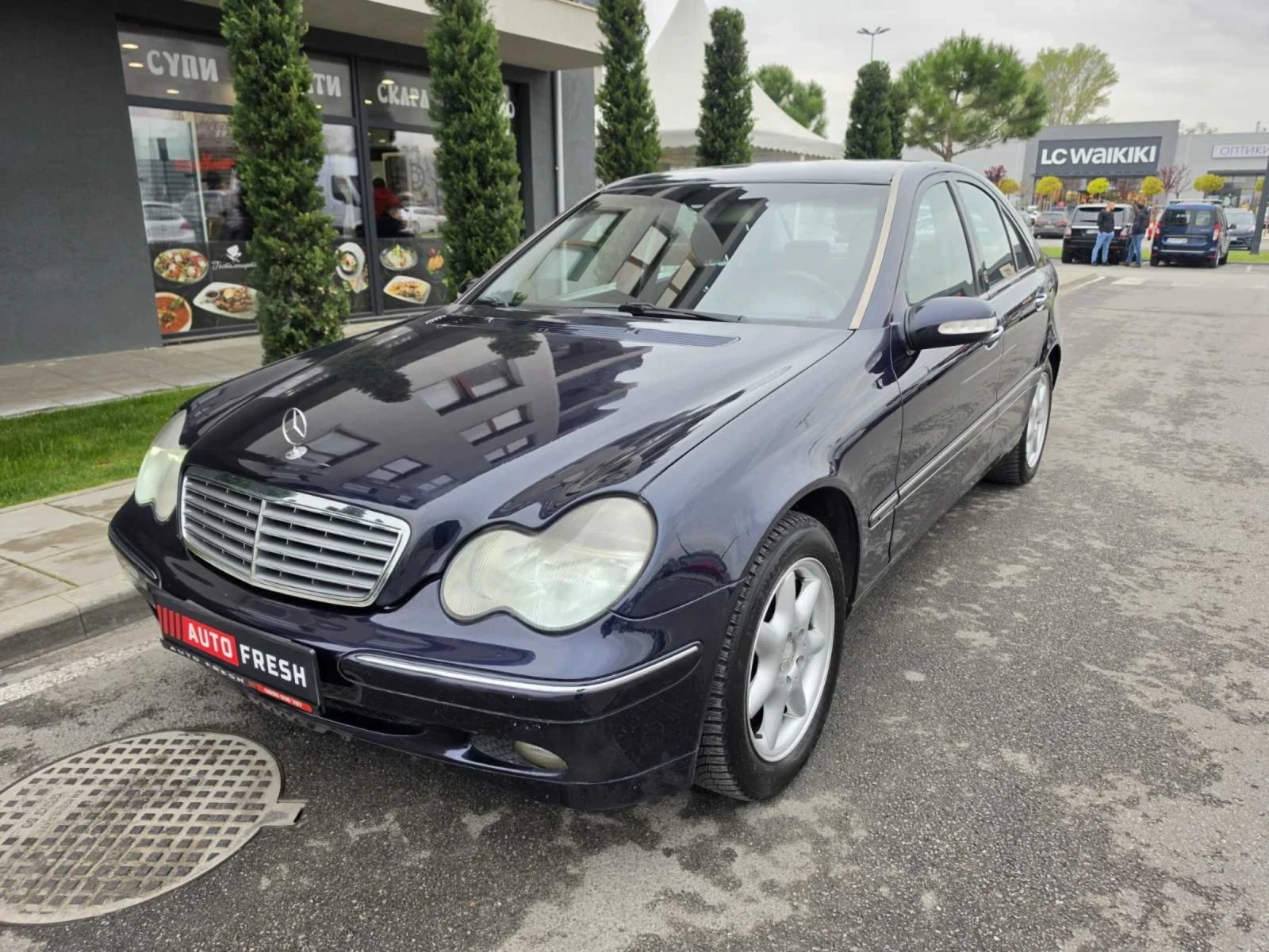 Mercedes-Benz C 200 Газ, Автоматик, снимка 3 - Автомобили и джипове - 54229287