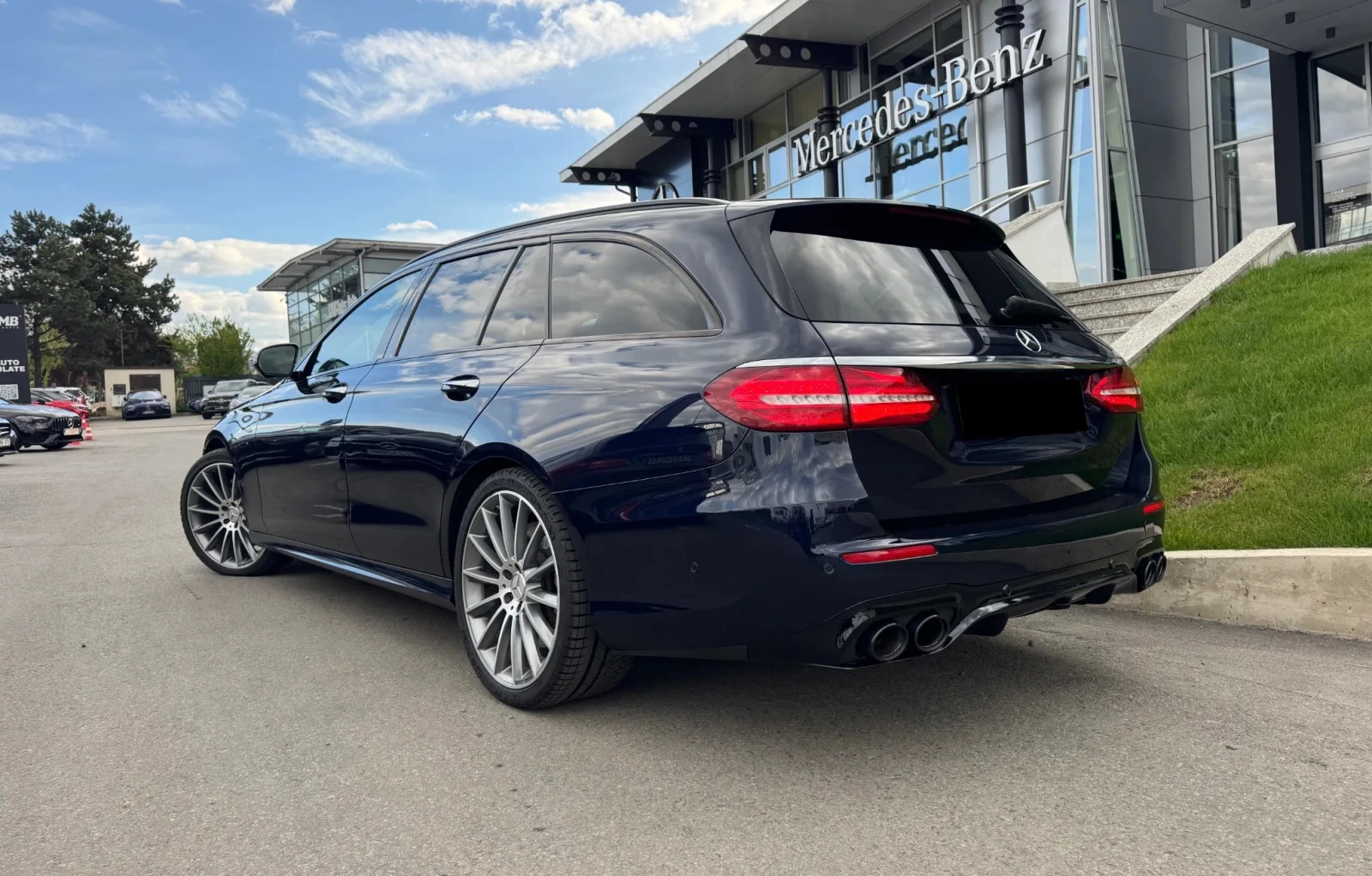 Mercedes-Benz E 53 AMG 4Matic+ , снимка 2 - Автомобили и джипове - 54337524