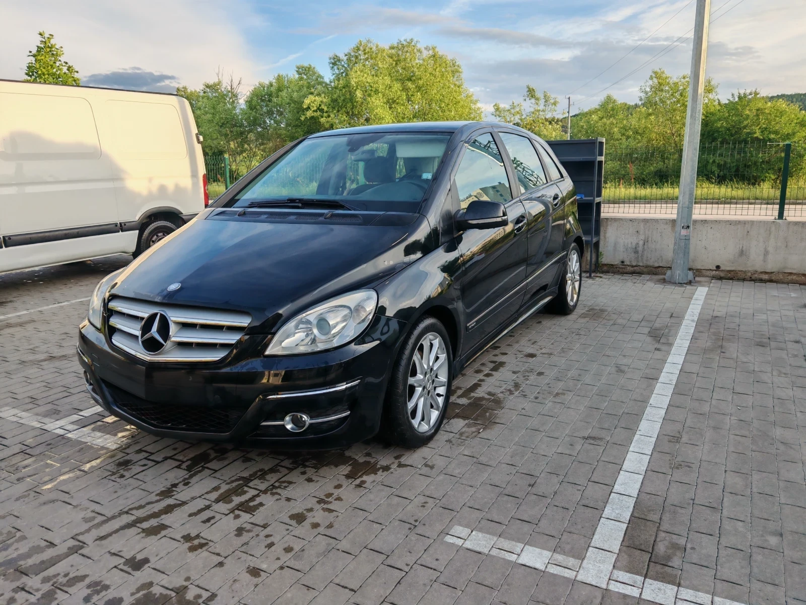 Mercedes-Benz B 180 180cdi, снимка 2 - Автомобили и джипове - 54905846