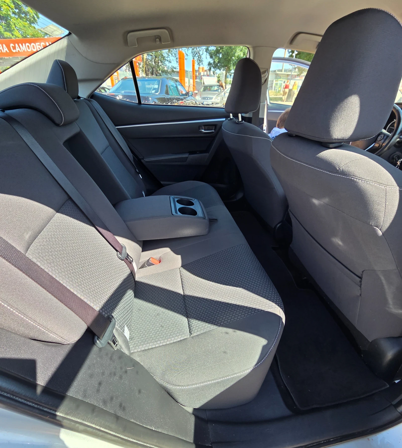 Toyota Corolla Toyota Corolla Sedan 1.6 CVT, снимка 11 - Автомобили и джипове - 55087476