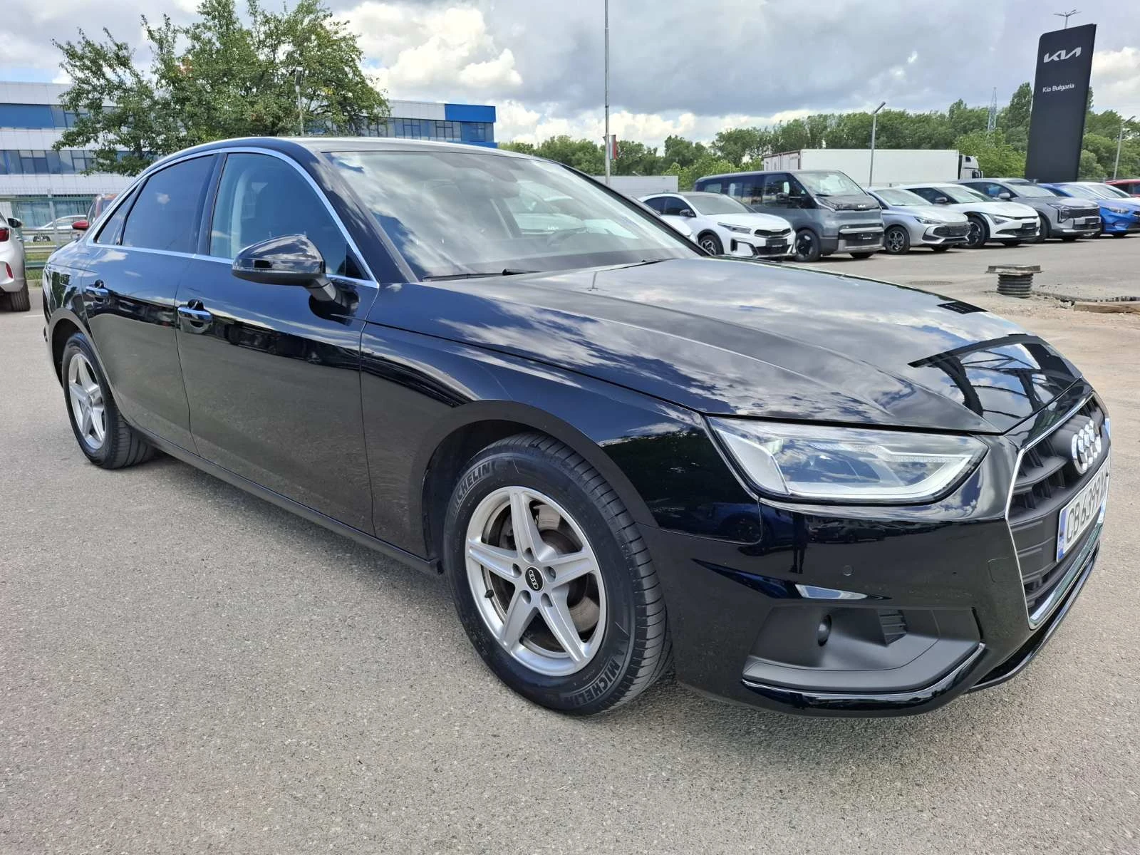 Audi A4 2.0 TFSI Limousine Гаранция, снимка 3 - Автомобили и джипове - 55144730