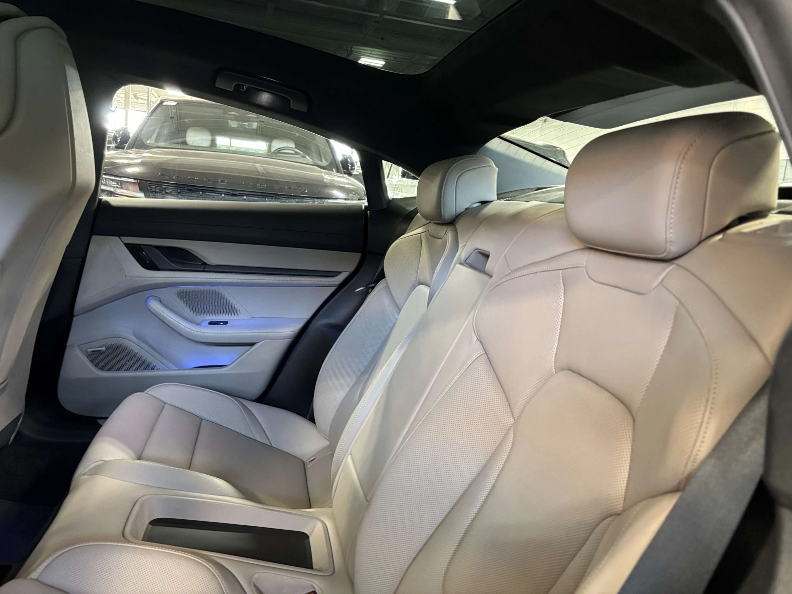Porsche Taycan Turbo| CLUSTERNAV| 3DCAM| BOSE| MATRIXLED| CREAMLE, снимка 11 - Автомобили и джипове - 55492354