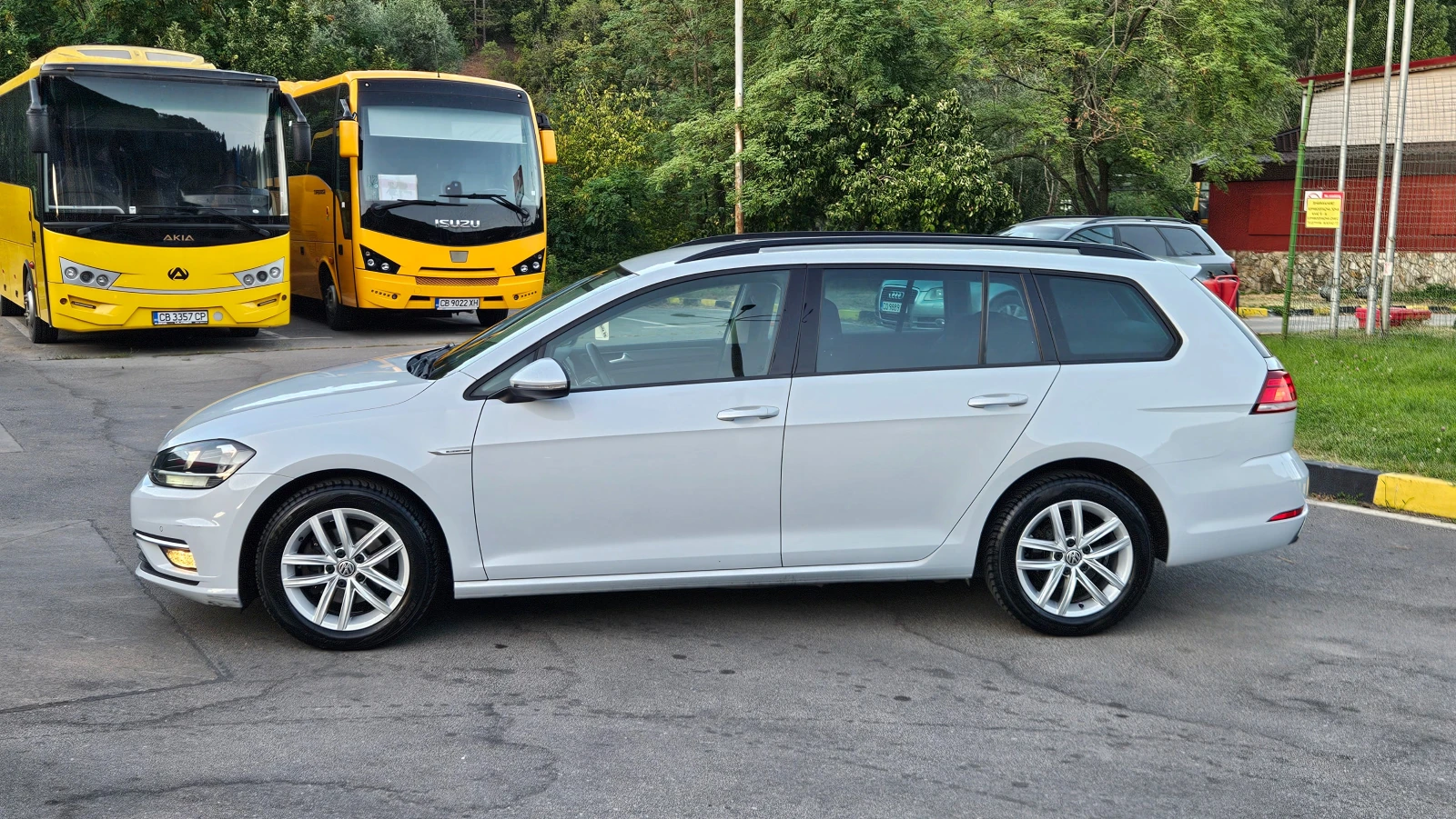 VW Golf 1.4 TGI/FACELIFT/NAVIG/6skorost, снимка 2 - Автомобили и джипове - 55683934