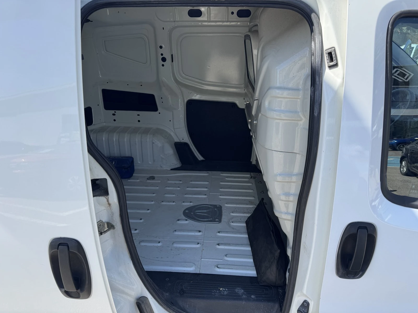 Peugeot Bipper 1.3 Multijet , снимка 10 - Автомобили и джипове - 55726969
