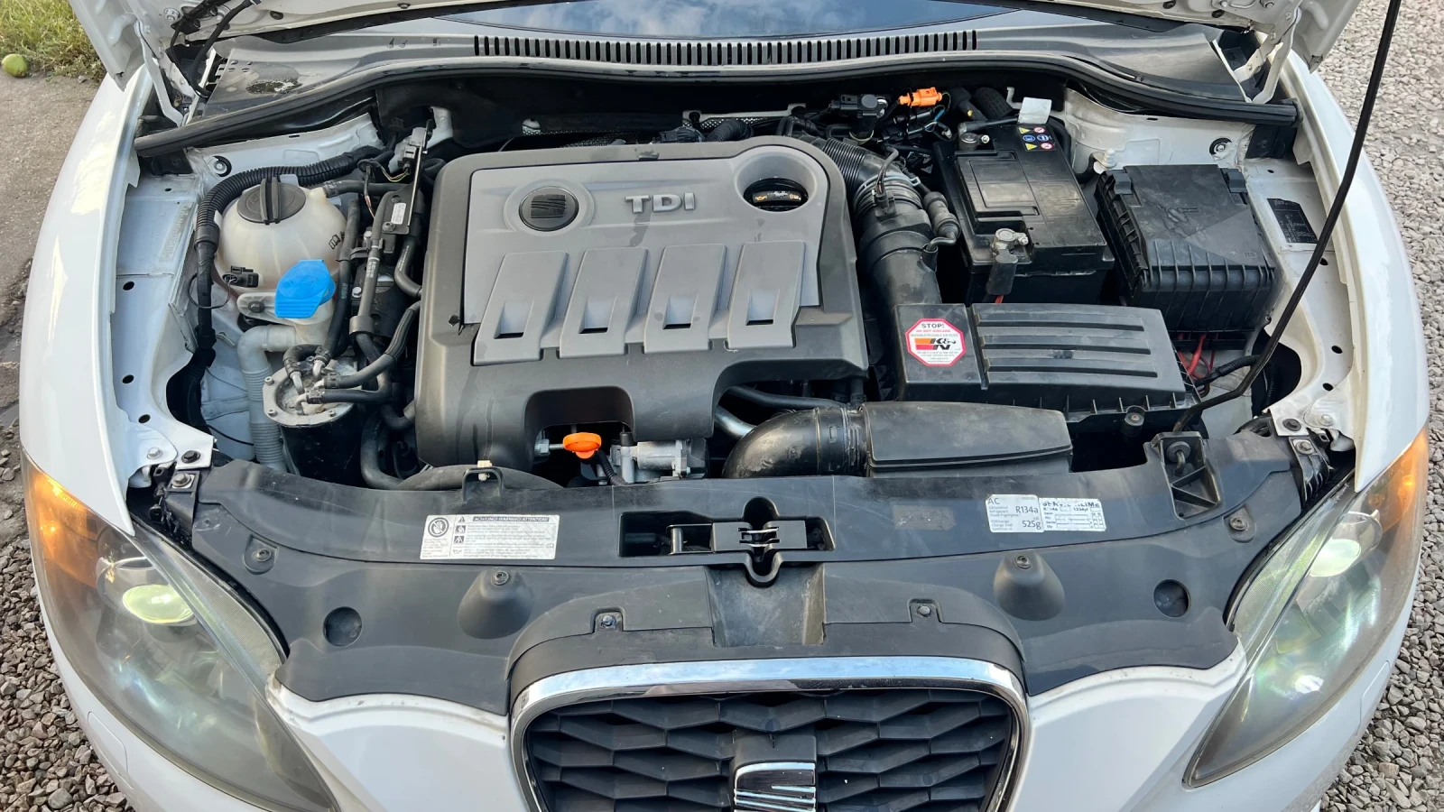 Seat Leon 2.0 FR Дизел , снимка 12 - Автомобили и джипове - 55805083