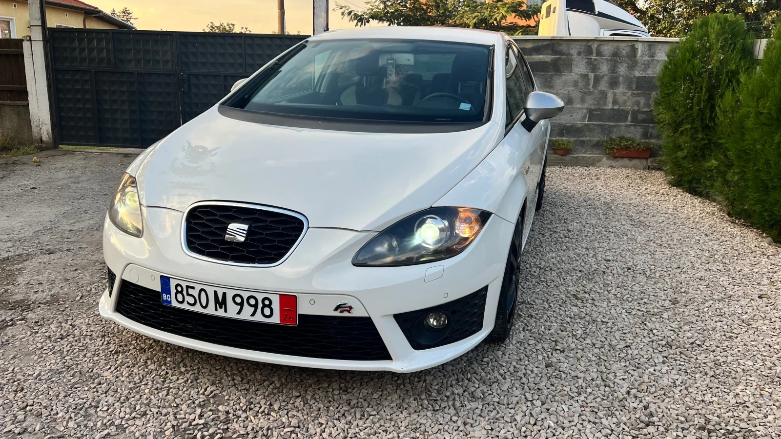 Seat Leon 2.0 FR Дизел , снимка 4 - Автомобили и джипове - 55805083