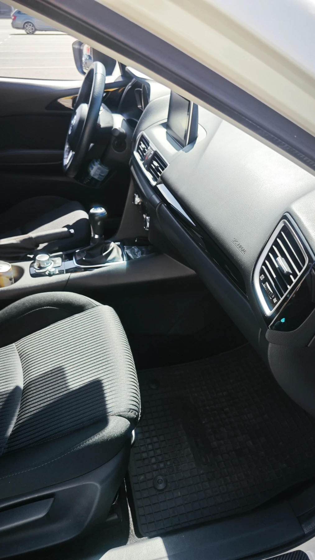 Mazda 3, снимка 8 - Автомобили и джипове - 55893953