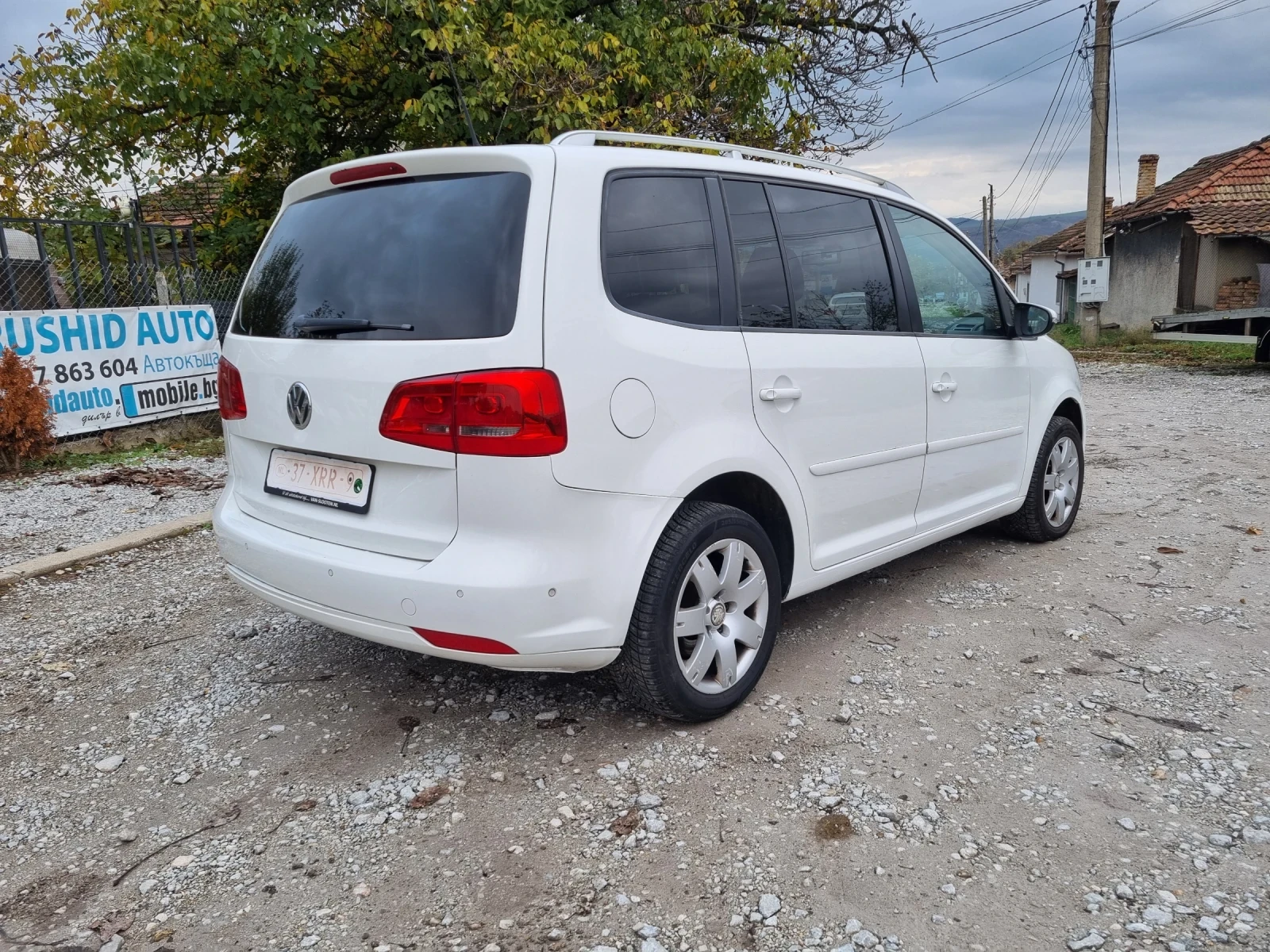 VW Touran 2.0 TDI, снимка 2 - Автомобили и джипове - 56748249