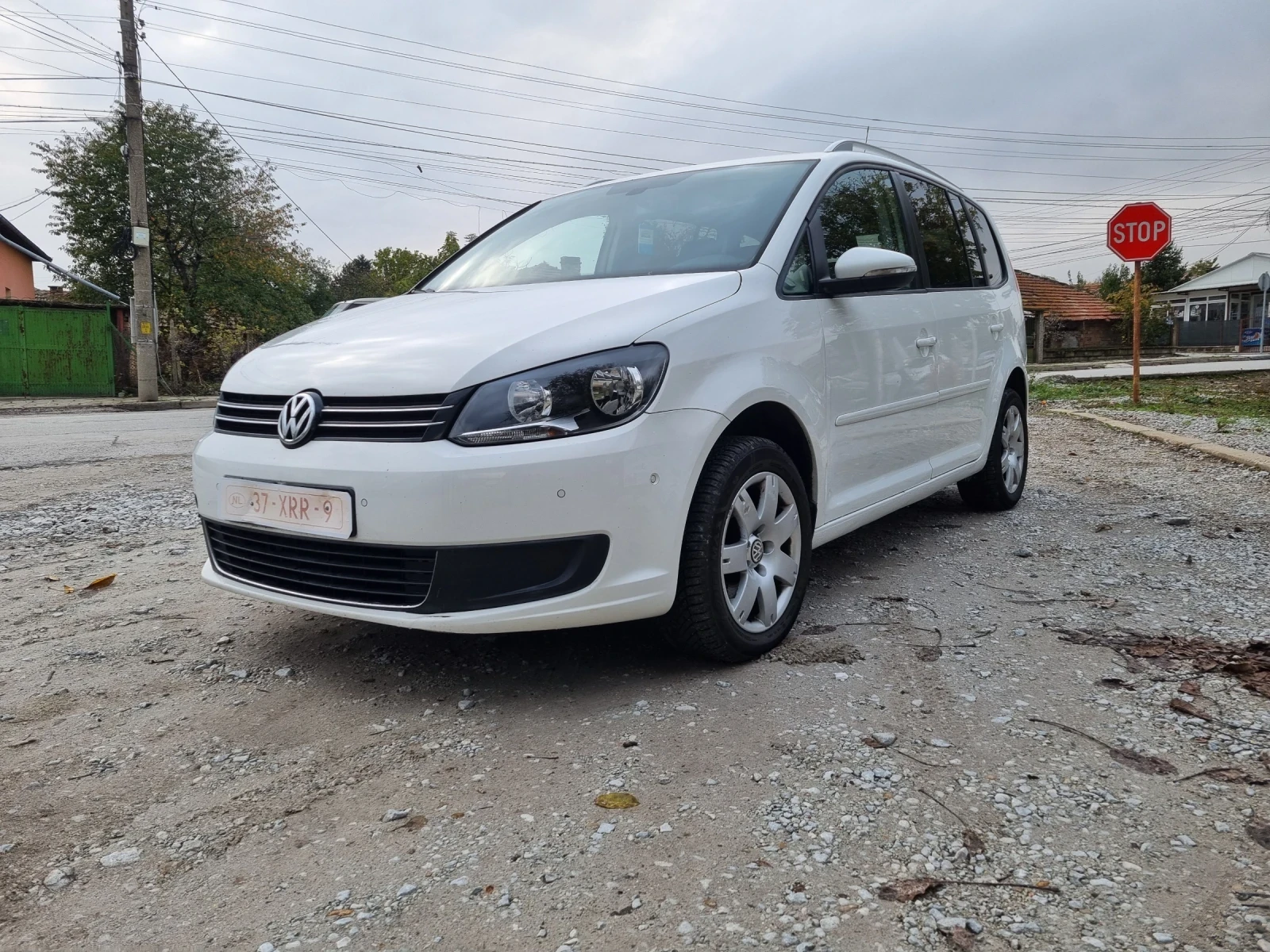 VW Touran 2.0 TDI, снимка 3 - Автомобили и джипове - 56748249