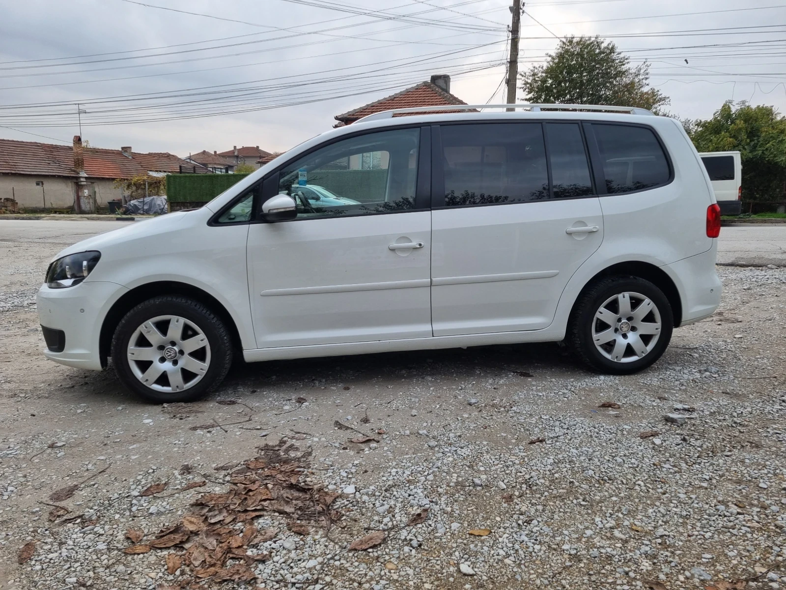 VW Touran 2.0 TDI, снимка 4 - Автомобили и джипове - 56748249
