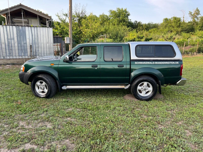 Nissan Navara 2.5TD, снимка 9 - Автомобили и джипове - 46295653