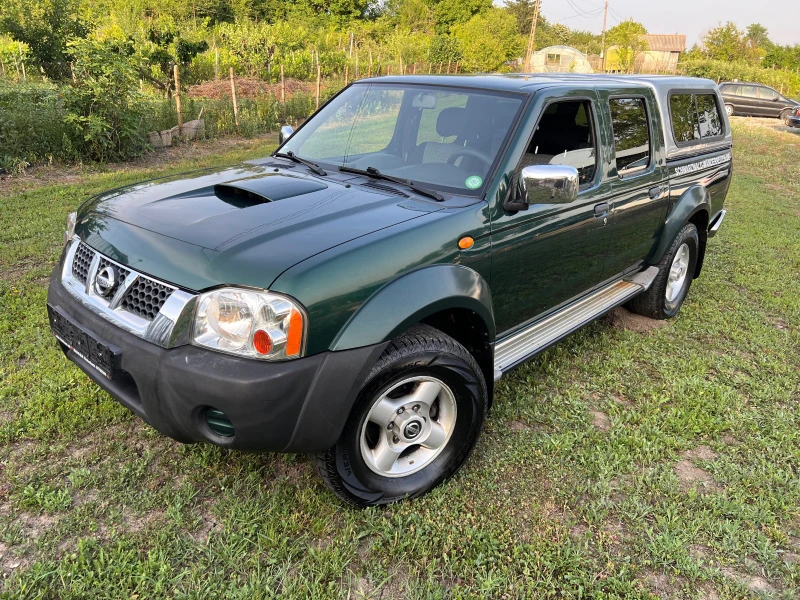 Nissan Navara 2.5TD, снимка 1 - Автомобили и джипове - 46295653