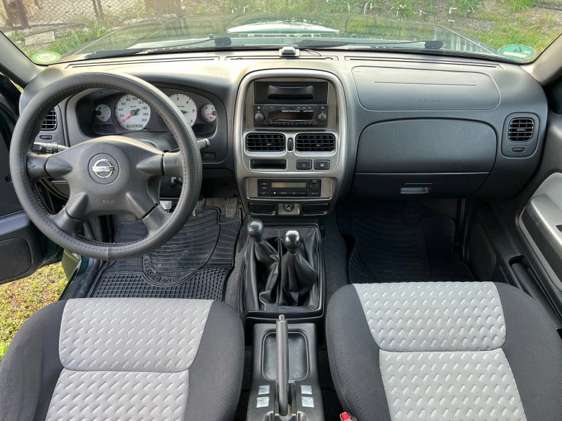 Nissan Navara 2.5TD, снимка 14 - Автомобили и джипове - 46295653