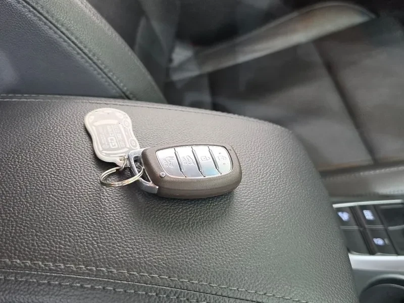 Hyundai Tucson 2.0 2WD MODERN, снимка 15 - Автомобили и джипове - 55717513