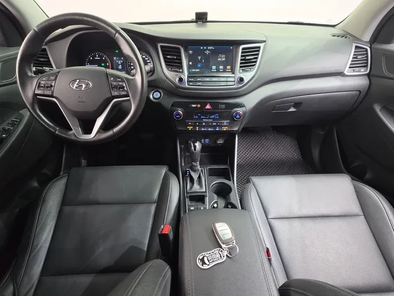 Hyundai Tucson 2.0 2WD MODERN, снимка 7 - Автомобили и джипове - 55717513