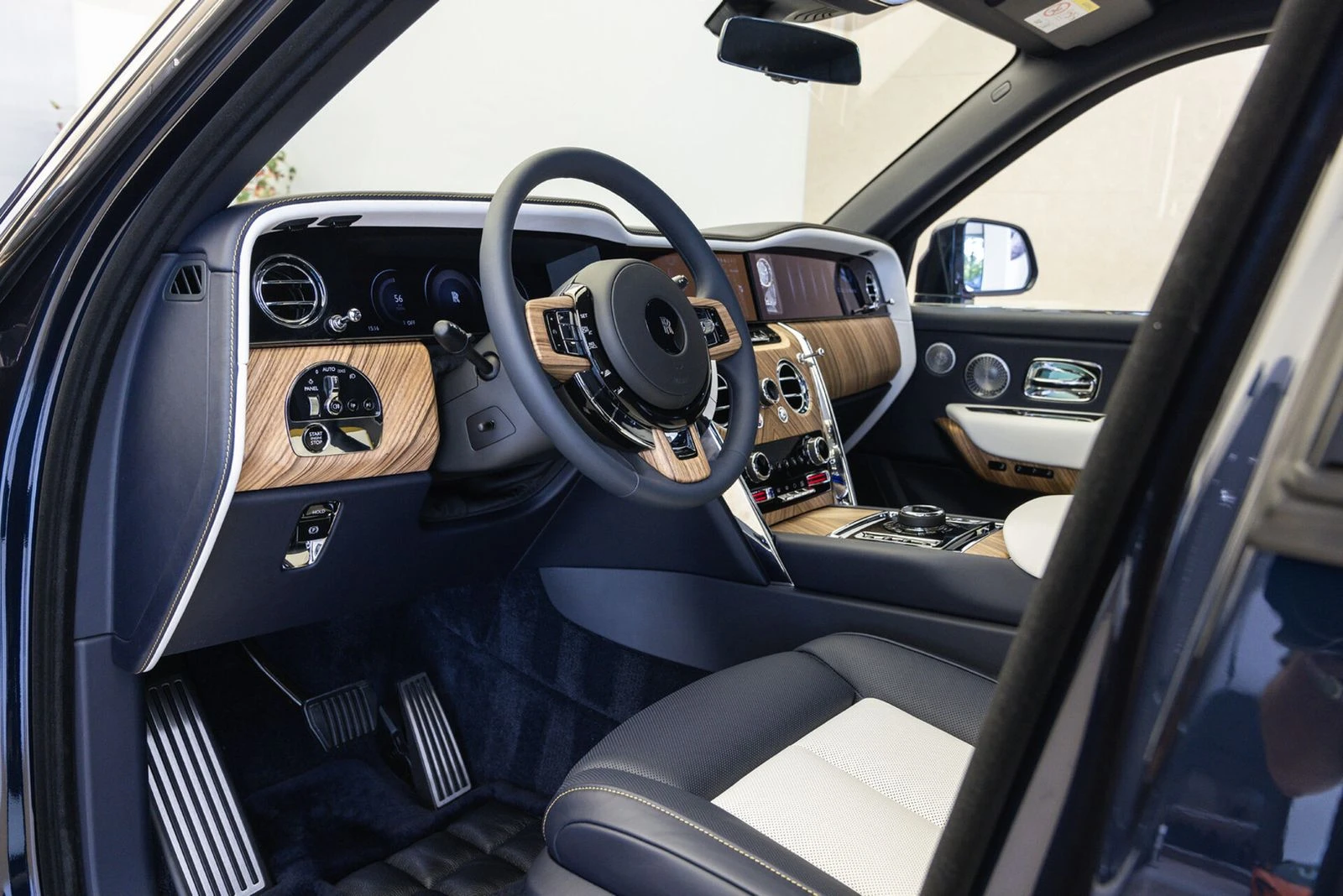Rolls-Royce Cullinan FACELIFT - изображение 9