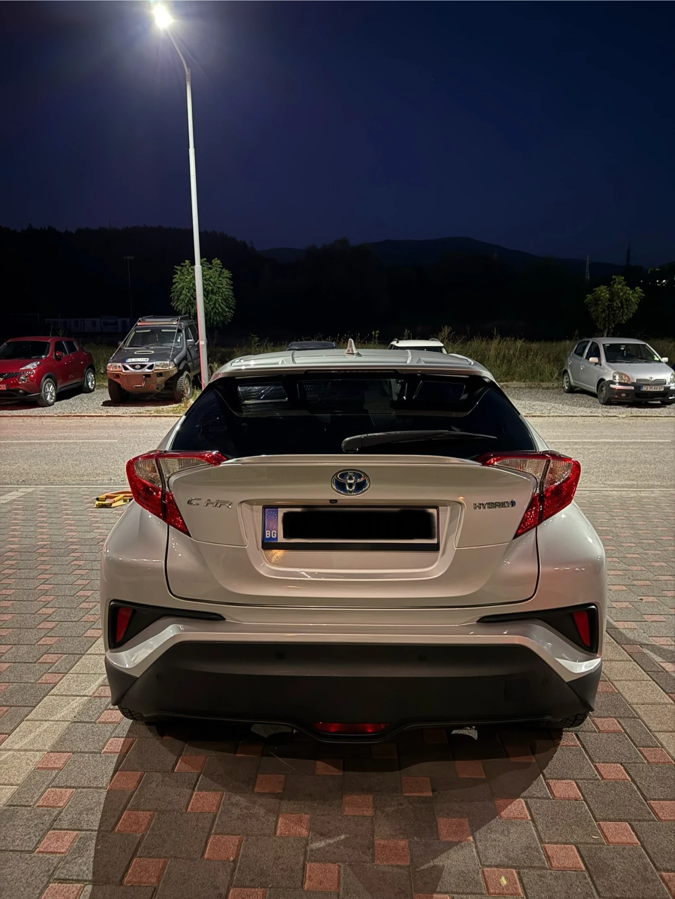 Toyota C-HR 1.8 Hybrid  | Mobile.bg   13