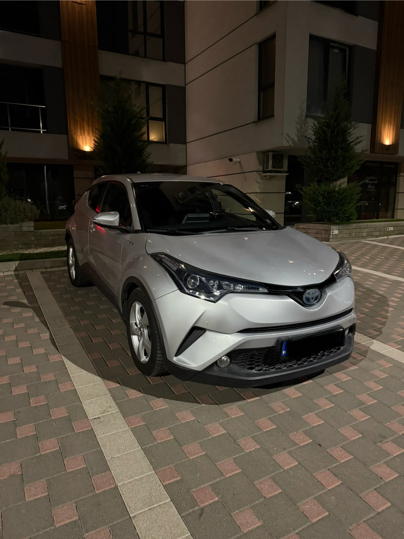 Toyota C-HR 1.8 Hybrid  | Mobile.bg   11