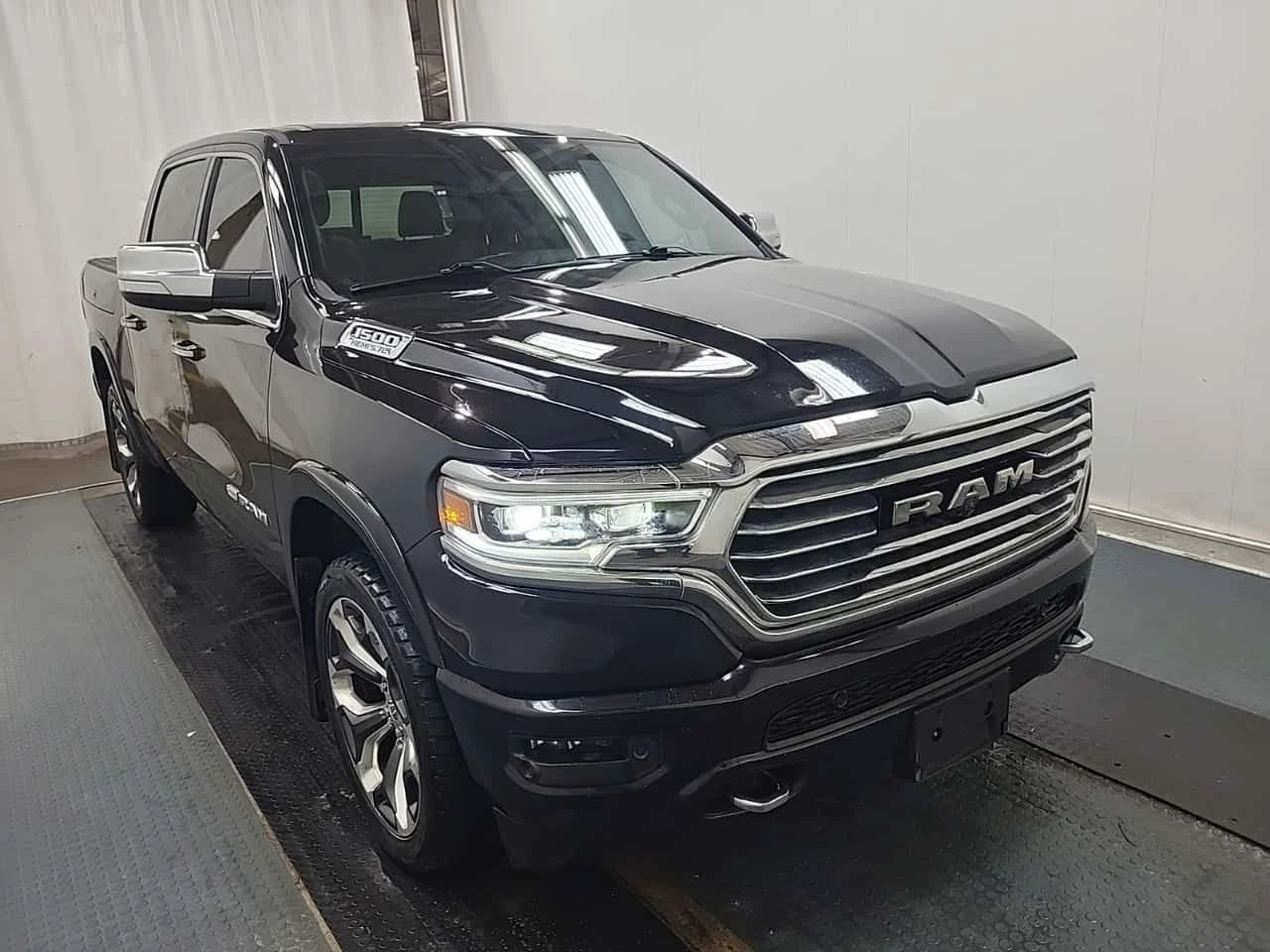 Dodge RAM 1500 LARAMIE LONGHORN /Панорама/Подгрев/ 5.7 Хеми/Кожа - изображение 3