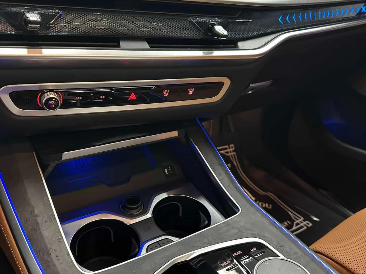 BMW X5 * xDrive40i * ДИСТРОНИК * 360 * H/K * PANO, снимка 11 - Автомобили и джипове - 53918071