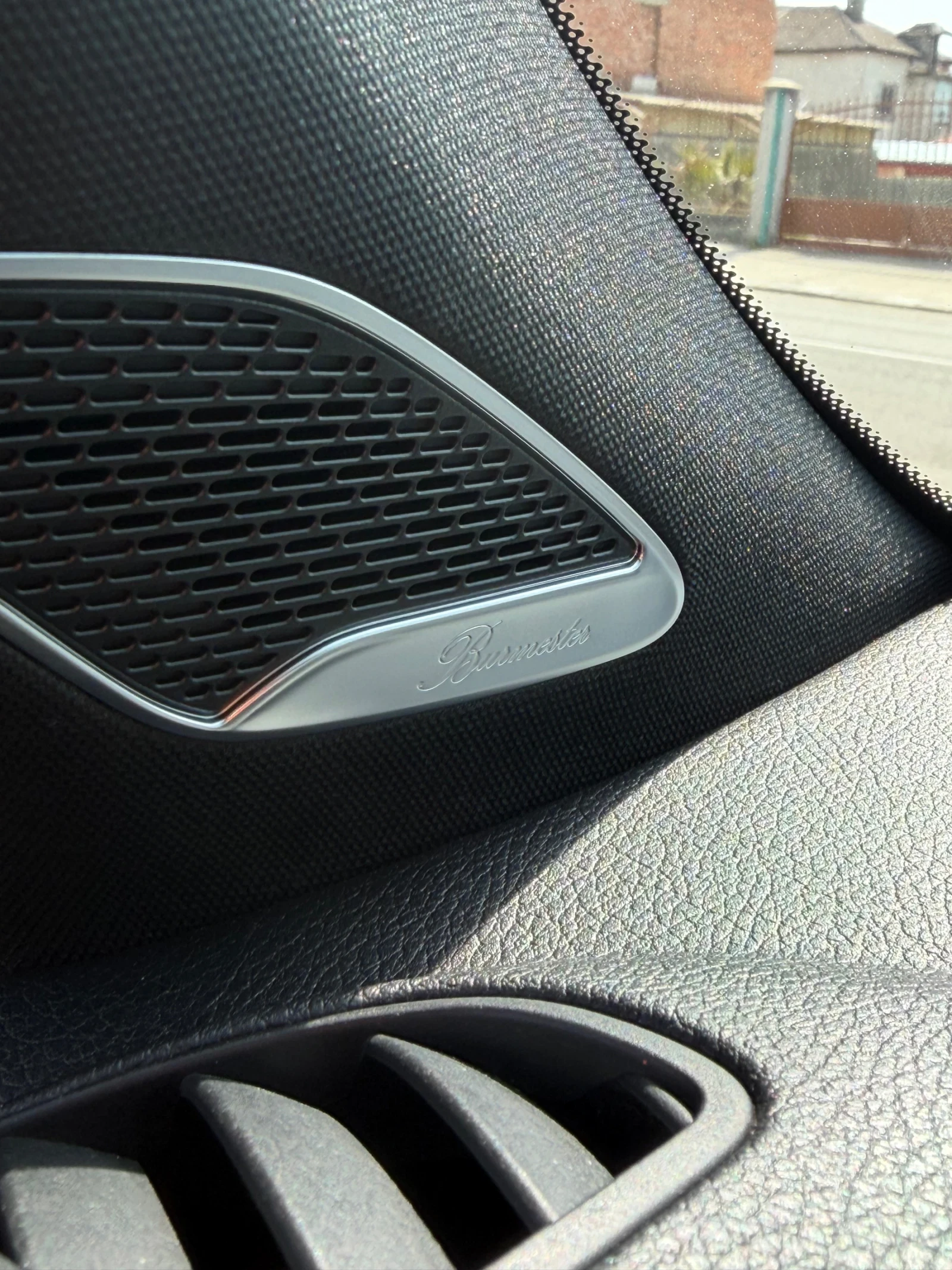 Mercedes-Benz GLB 2.0 DIESEL AMG/4MATIC BURMESTER GERMANY, снимка 9 - Автомобили и джипове - 53983653