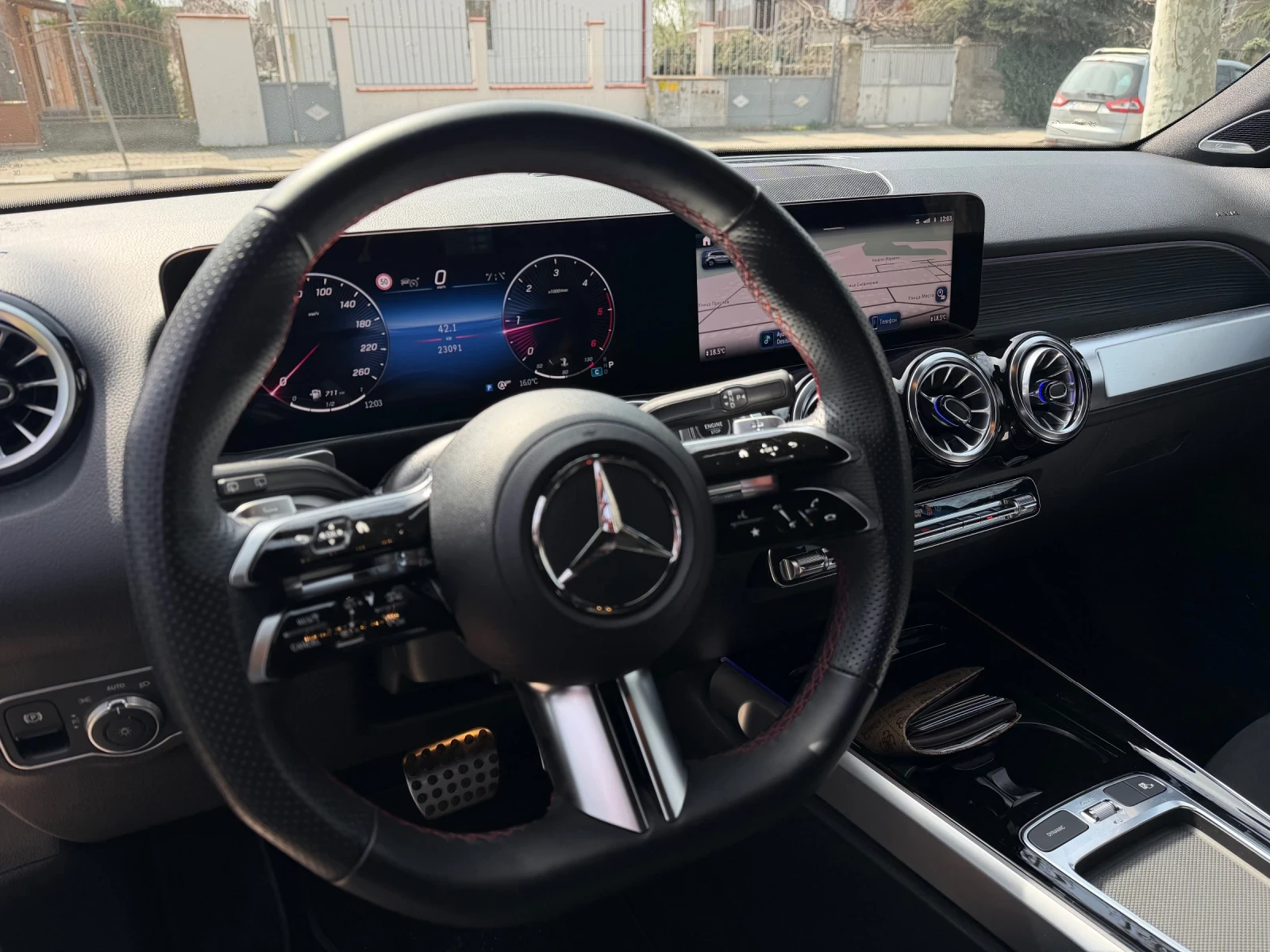 Mercedes-Benz GLB 2.0 DIESEL AMG/4MATIC BURMESTER GERMANY, снимка 8 - Автомобили и джипове - 53983653