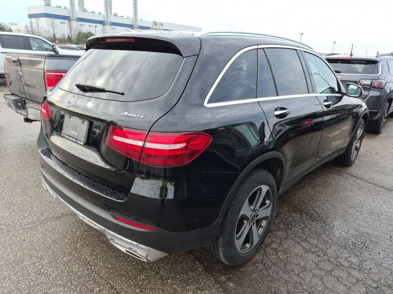 Mercedes-Benz GLC 300 PANORAMA| 2 КЛЮЧА| LANE ASSIST| CARFAX, снимка 3 - Автомобили и джипове - 54228171