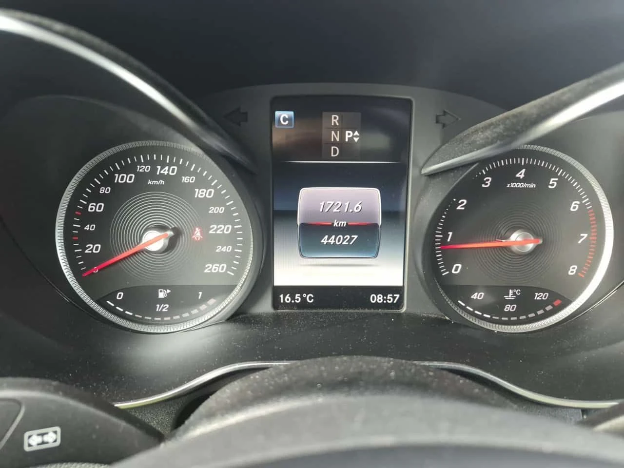 Mercedes-Benz GLC 300 PANORAMA| 2 КЛЮЧА| LANE ASSIST| CARFAX, снимка 10 - Автомобили и джипове - 54228171