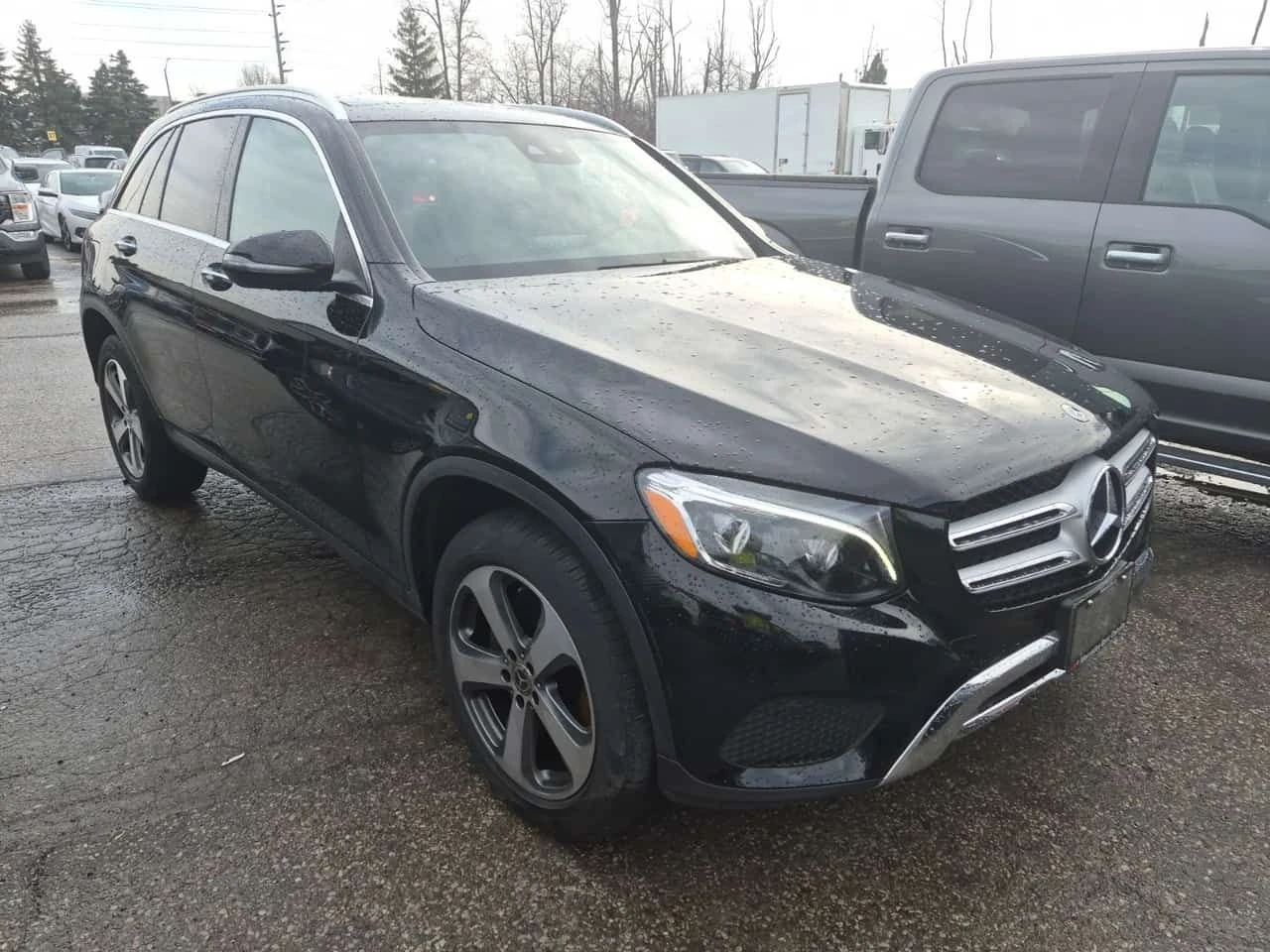 Mercedes-Benz GLC 300 PANORAMA| 2 КЛЮЧА| LANE ASSIST| CARFAX, снимка 2 - Автомобили и джипове - 54228171