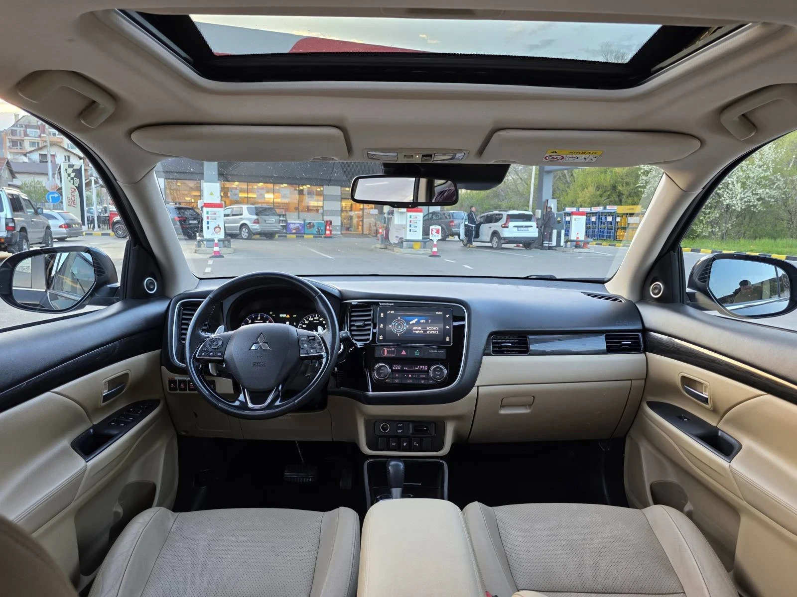 Mitsubishi Outlander Топ състояние лизинг 100% одобрение седем местен, снимка 10 - Автомобили и джипове - 54231294